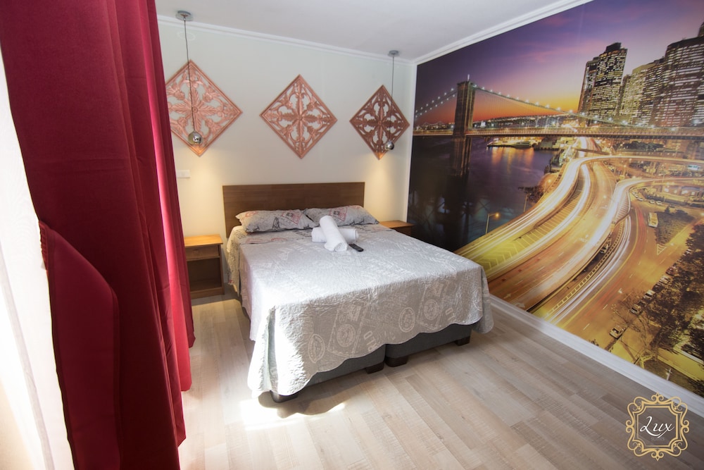 Romantic Double Room, 1 Queen Bed, Non Smoking, Private Bathroom