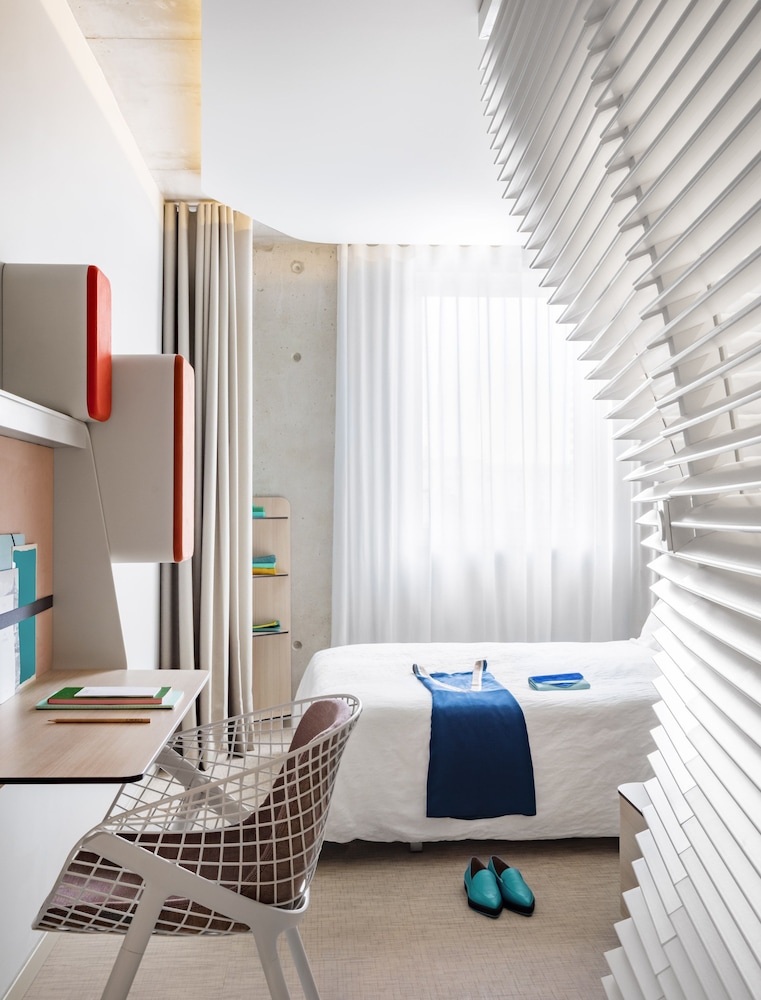 Classic Room snacks & drinks self service in the Lounge Club