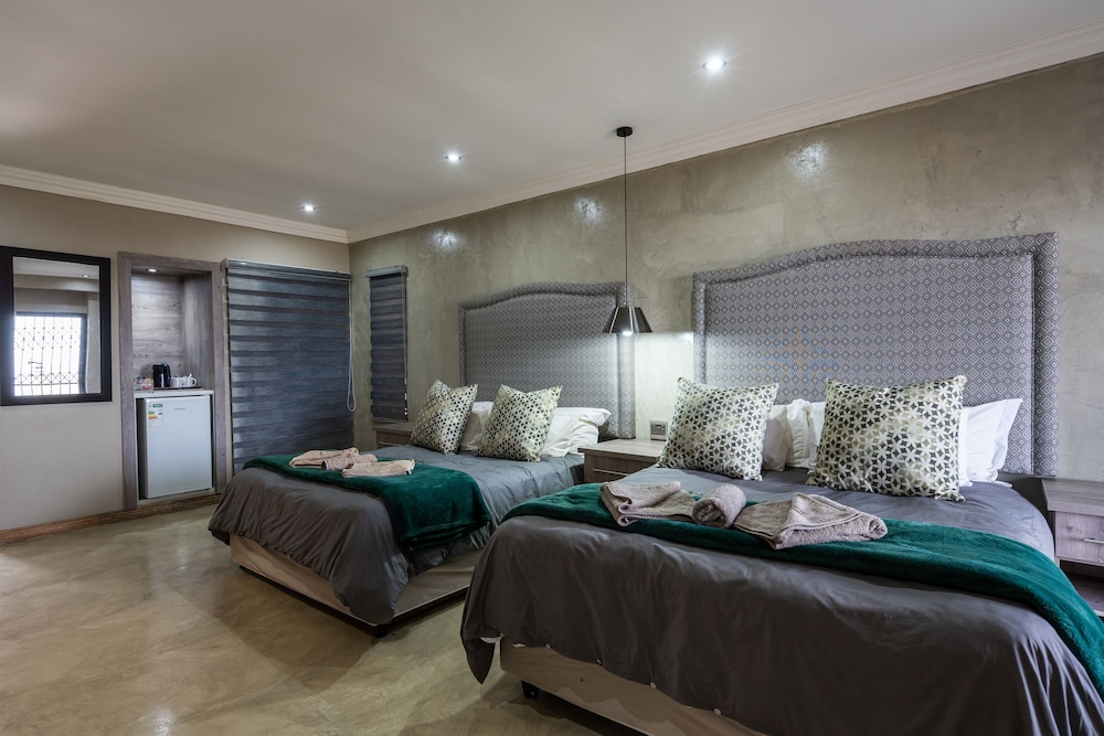 Standard Room photo 2