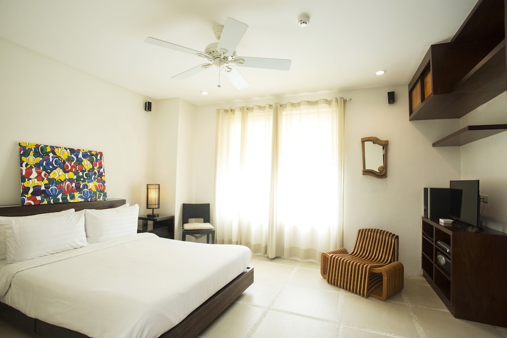 1 Bedroom Grand Suite photo 2