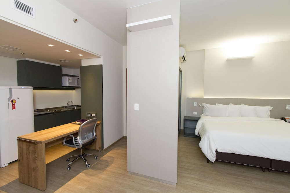 Deluxe Room, 1 King Bed with Sofa bed photo 3