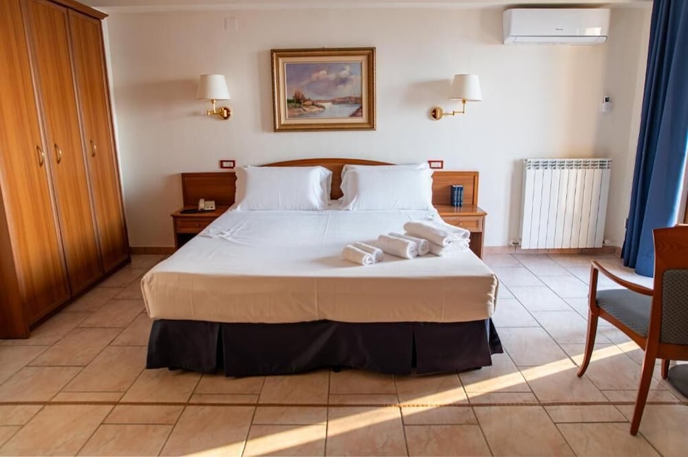 Superior Double or Twin Room, Balcony, Lake View