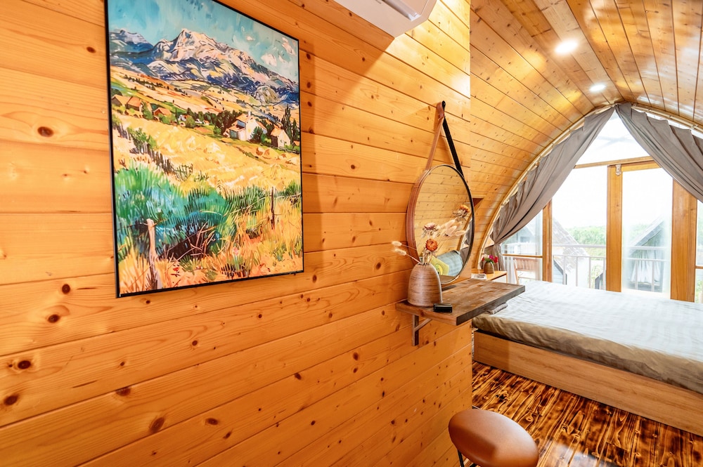 Deluxe Bungalow, Balcony, Hill View