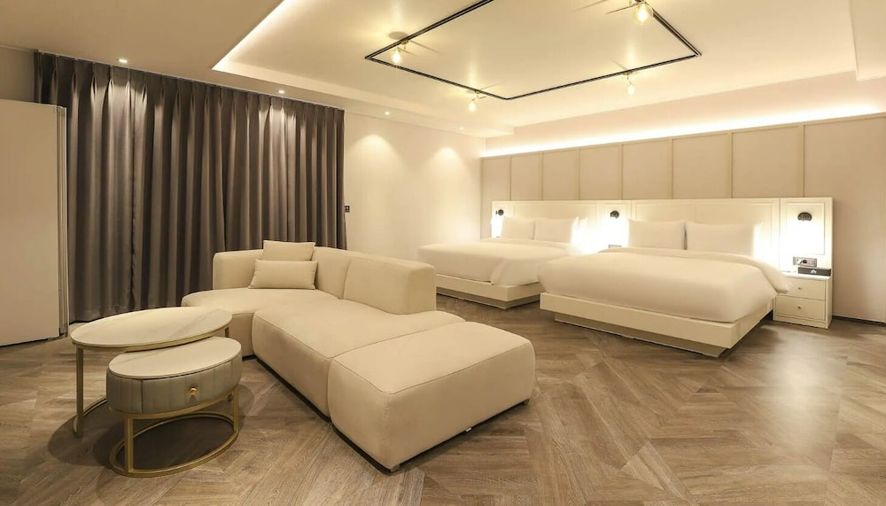 Premium Twin Avenue - Photo 2