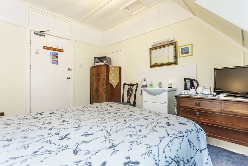 Economy Double Room, Shared Bathroom photo 2