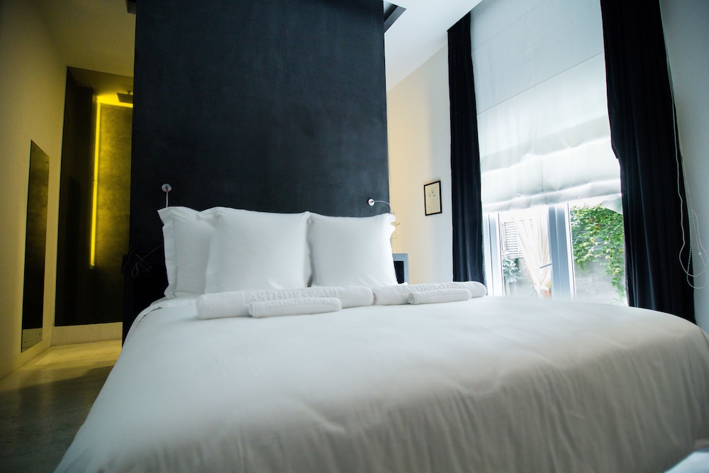 Standard Room, 1 Queen Bed photo 1