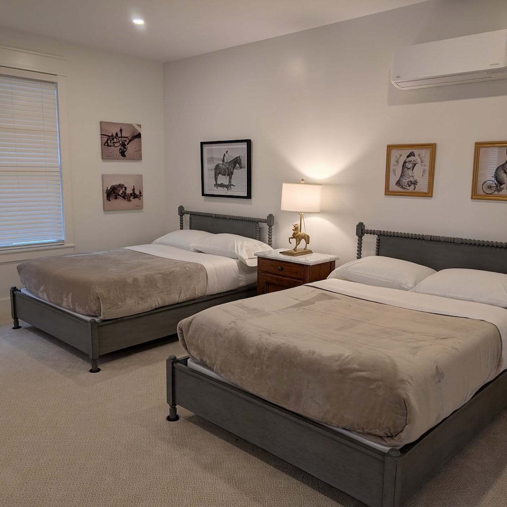 Suite #2 photo 1