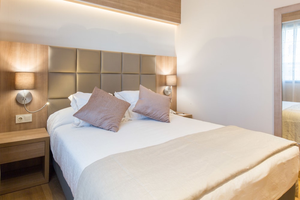 Deluxe Suite, Sea View photo 2