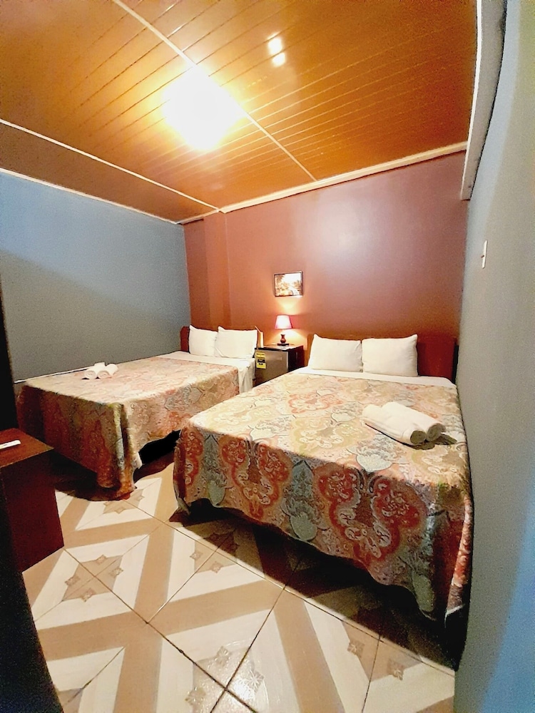 Room, 2 Queen Beds photo 1