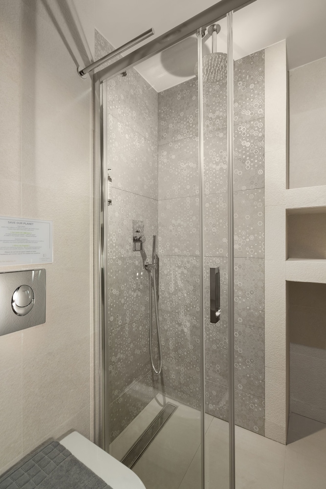 Standard Double Room - Photo 2