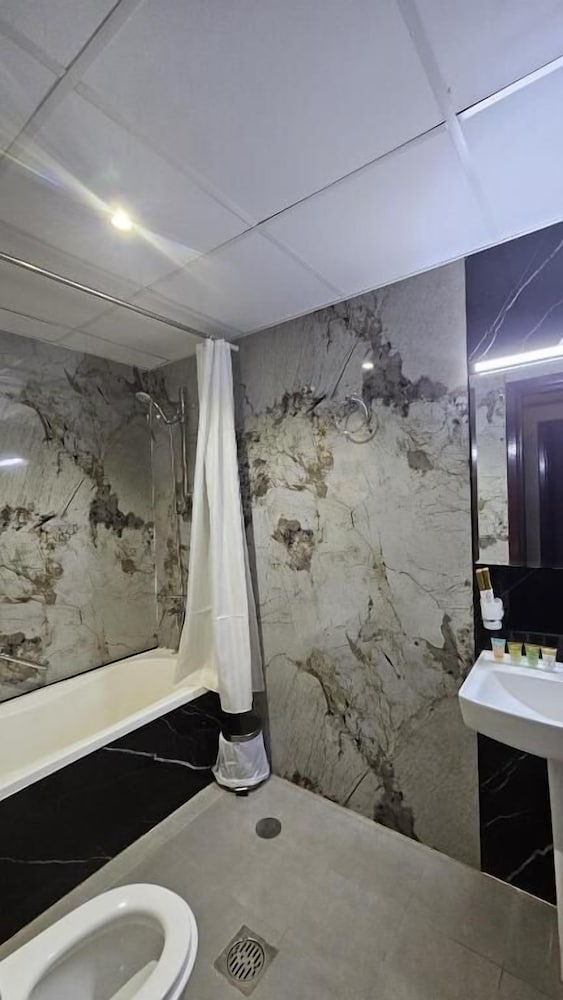 Deluxe Twin Room photo 2