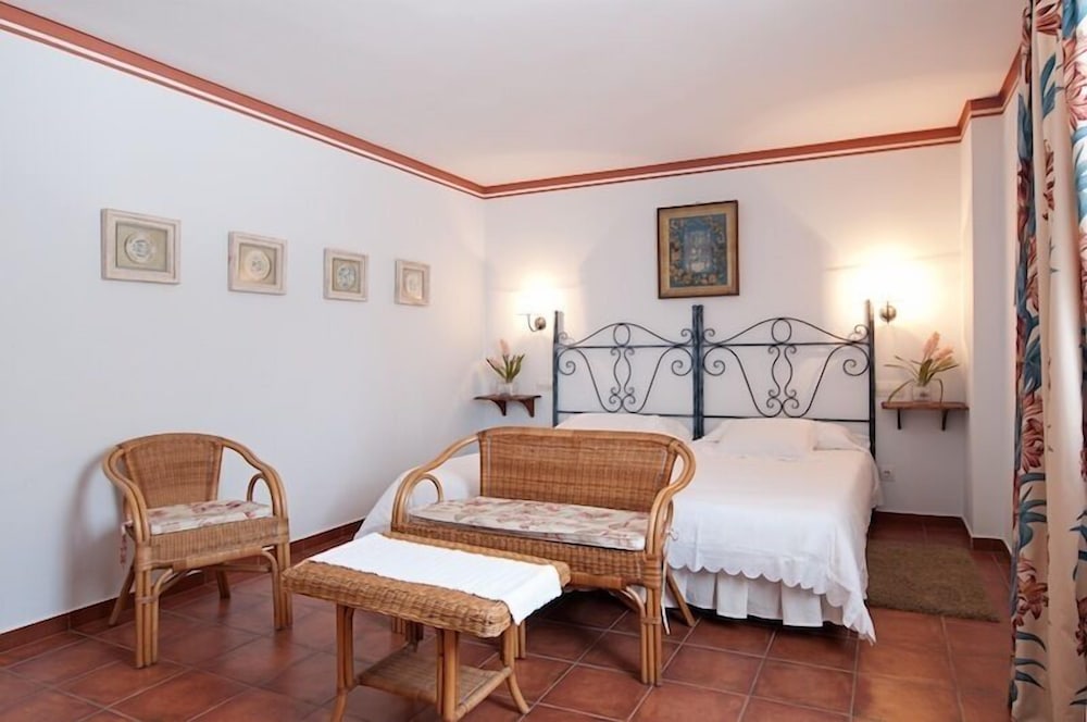 Basic Double Room photo 2