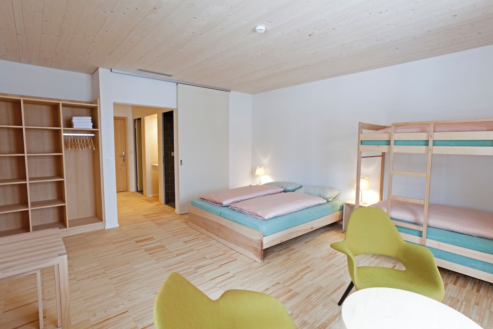 Quadruple Room, Private Bathroom thumbnail 6