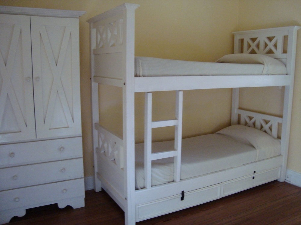 Standard Room, 1 Queen Bed, Non Smoking photo 3
