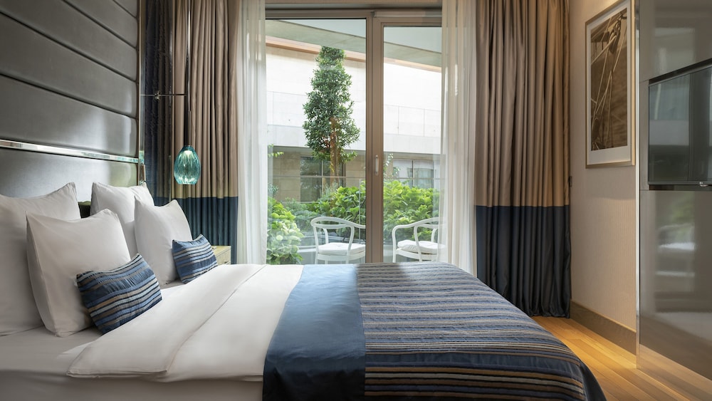 Junior Suite, Multiple Beds
