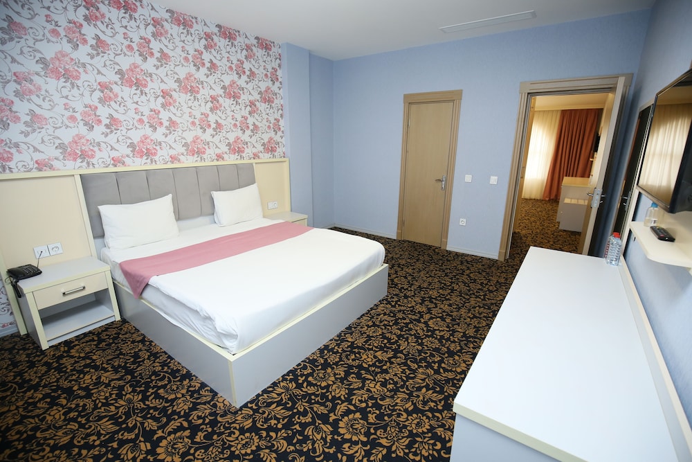 Family Suite, Multiple Beds, City View photo 1