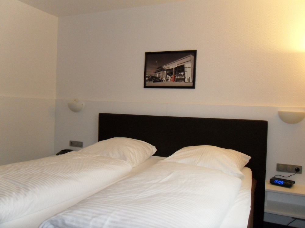 Business Double Room - Photo 4