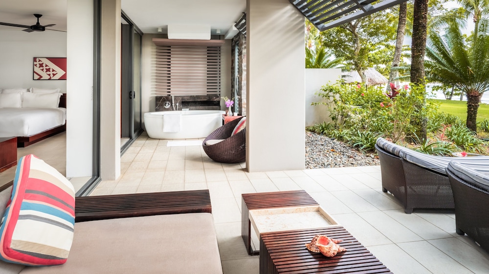 Suite, 1 Bedroom, Ground Floor (Beachfront) photo 2
