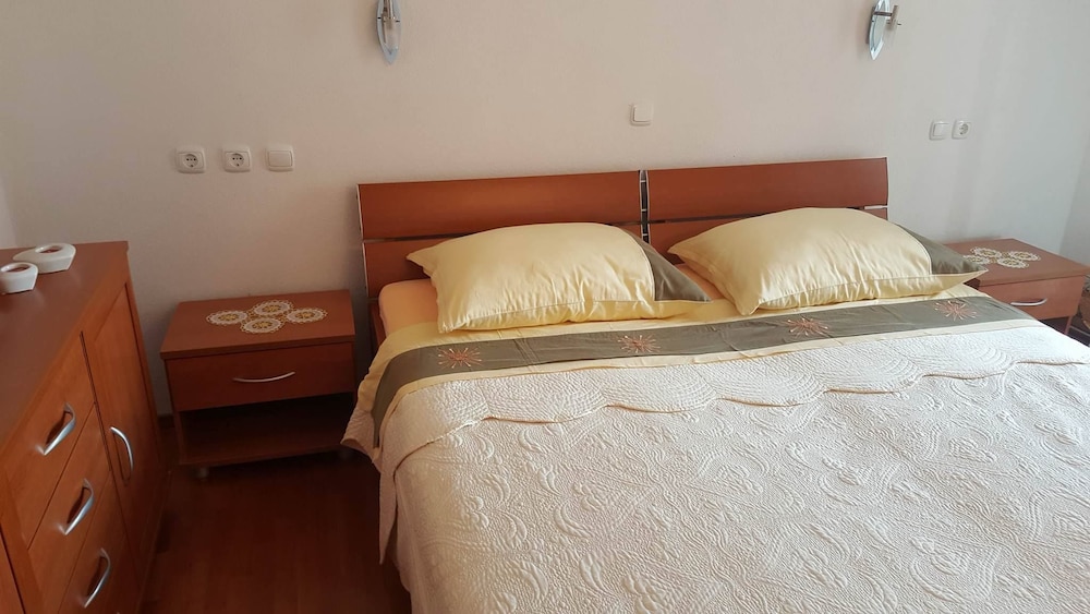 Apartment (A5)