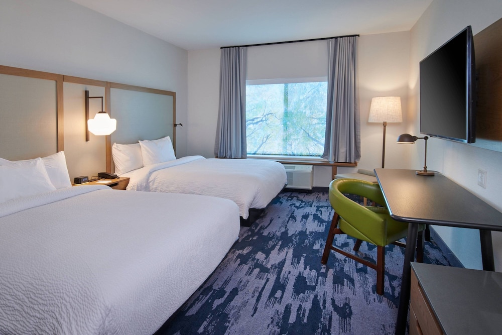 Room, 2 Queen Beds (Hearing Accessible) photo 2