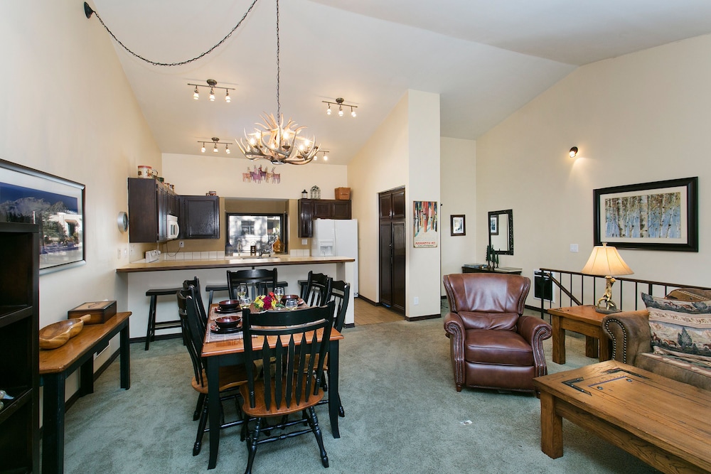 Townhome, 2 Bedrooms photo 3