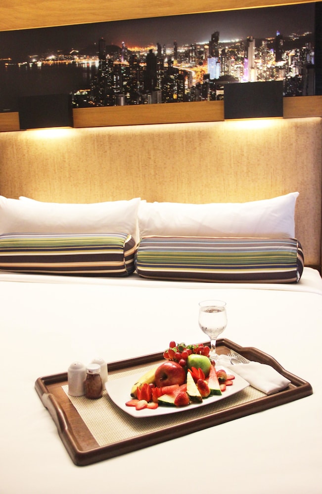 aloft, Room, 2 Queen Beds, City View photo 3