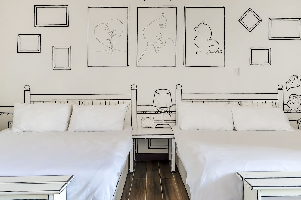 Deluxe Quadruple Room - Photo 10