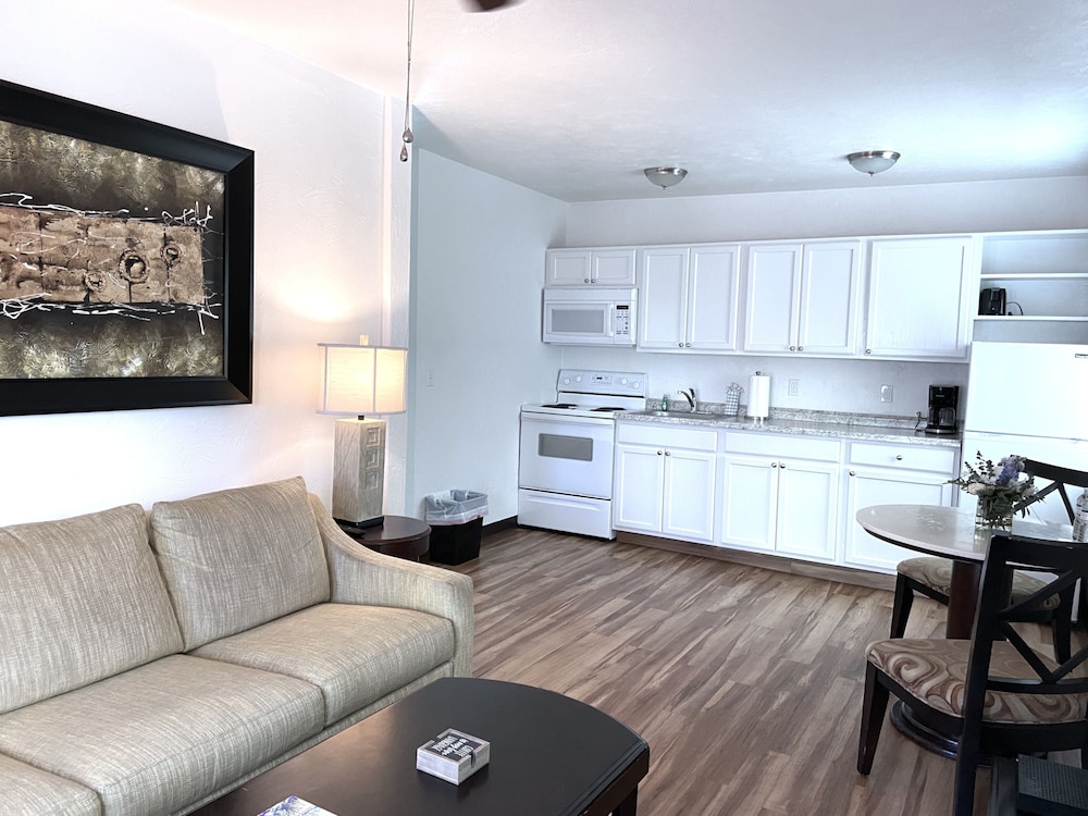 Deluxe Cottage, 1 Bedroom, Kitchen, Courtyard View photo 2