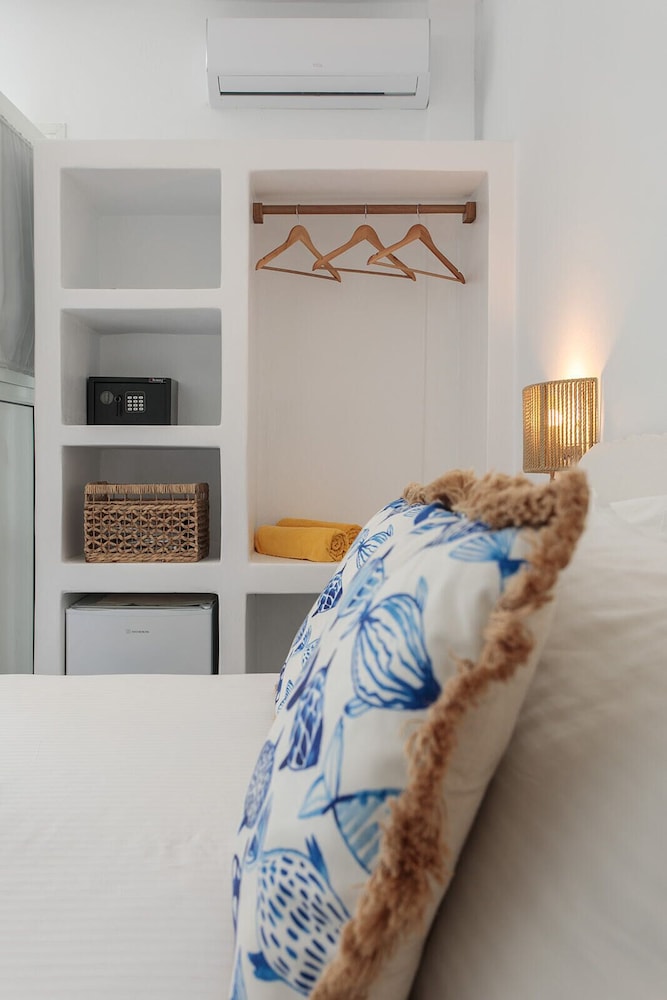 Standard Triple Room, Balcony, Sea View (1st floor) photo 2