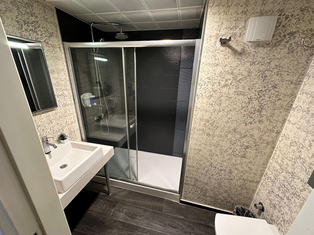 Standard Double Room with Extra Bed photo 3