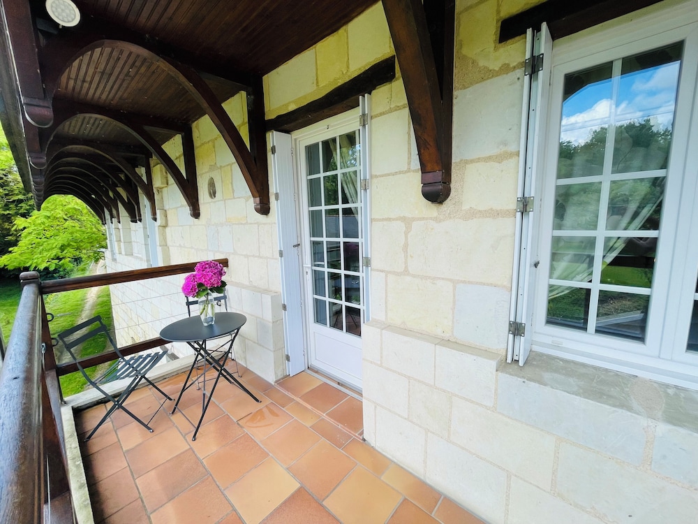Deluxe Double Room, 1 Queen Bed, Garden View photo 2