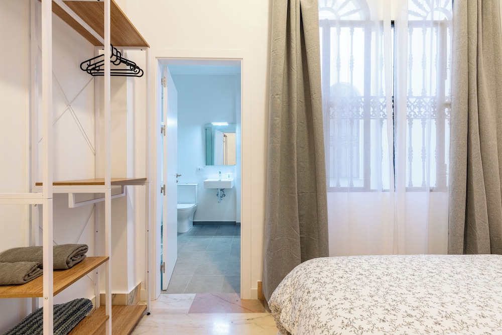 Habitación Doble de Diseño, Solo para Hombres, con Vista al Patio