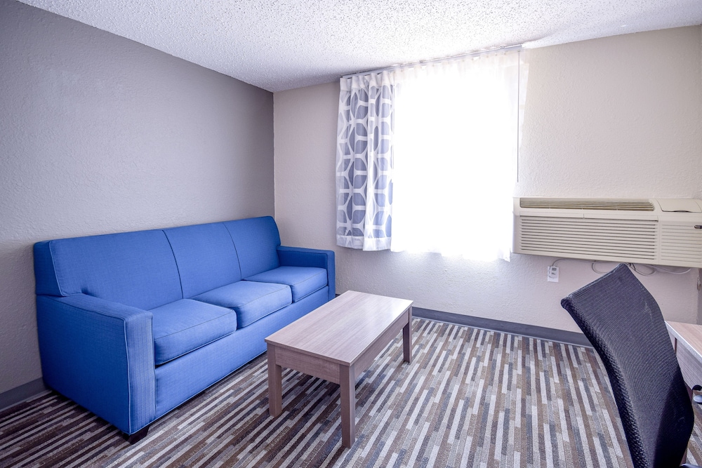 Studio Suite, 1 Queen Bed, Non Smoking photo 2
