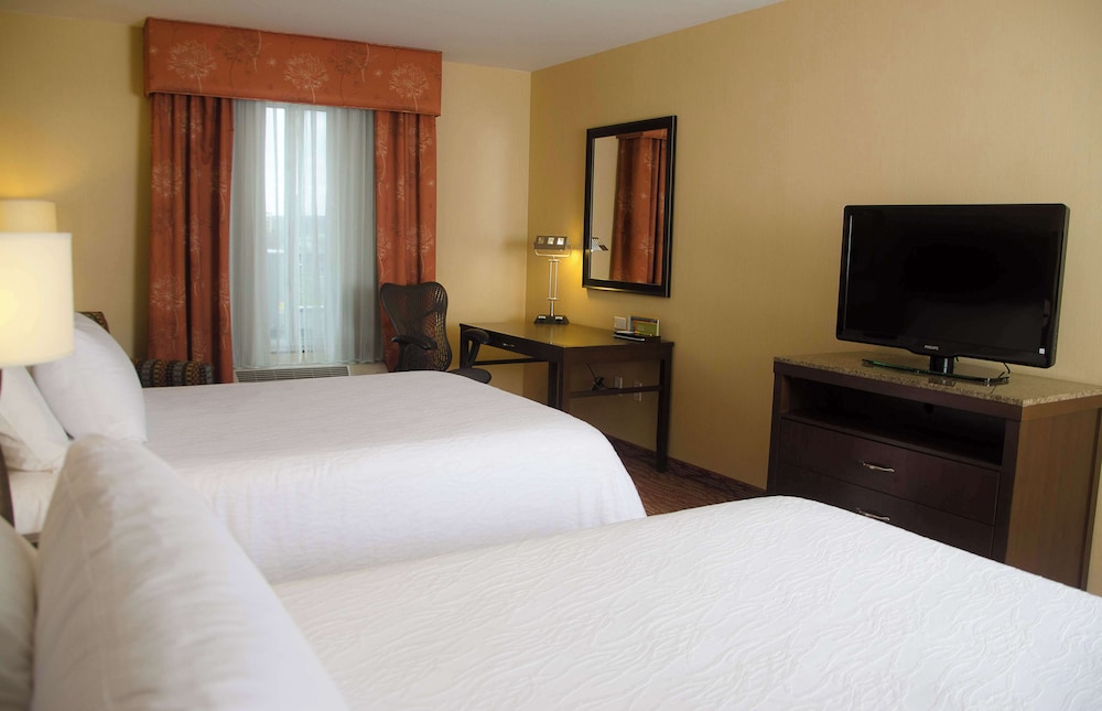 Room, 2 Queen Beds, Accessible (Hearing) photo 2