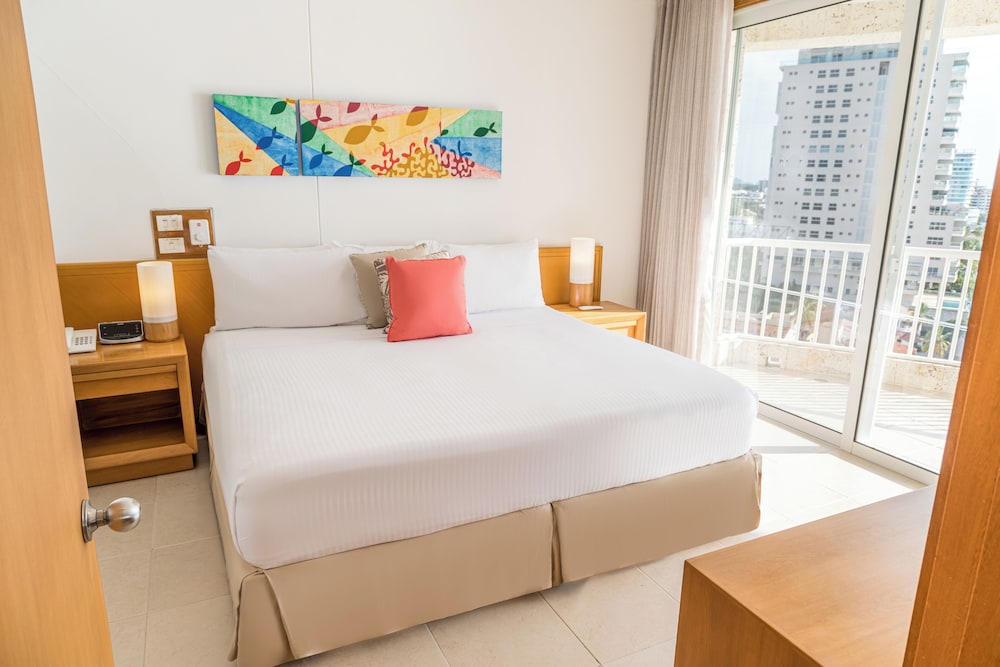 Suite, 3 Bedrooms, Sea View photo 1