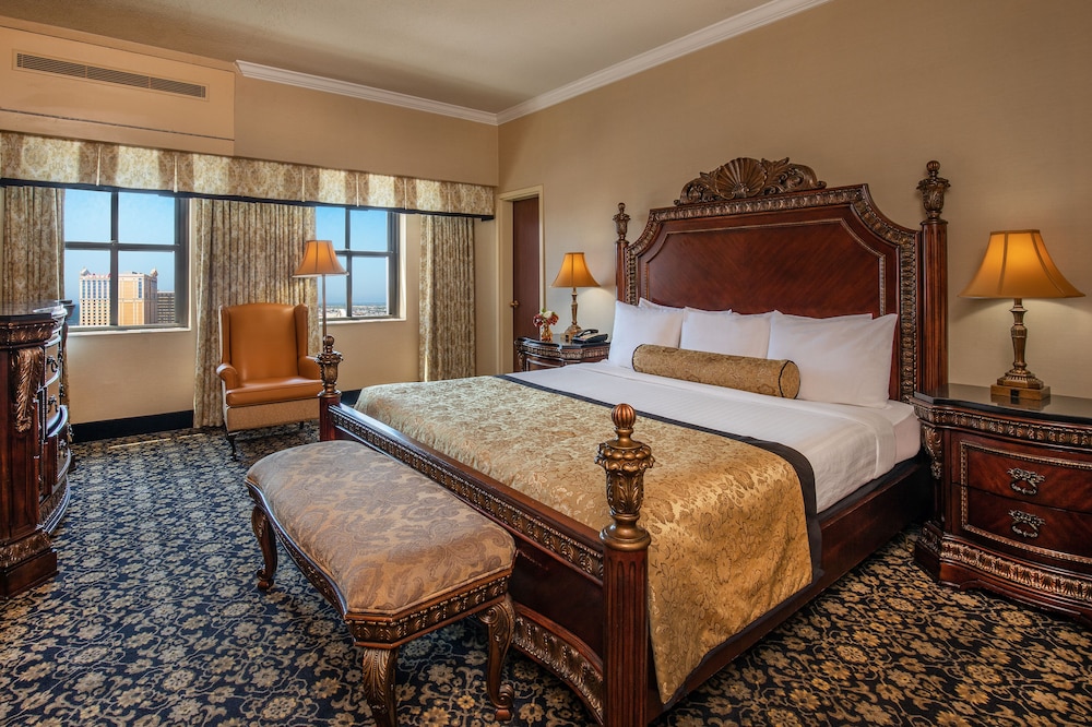Gatsby Whirlpool Suite