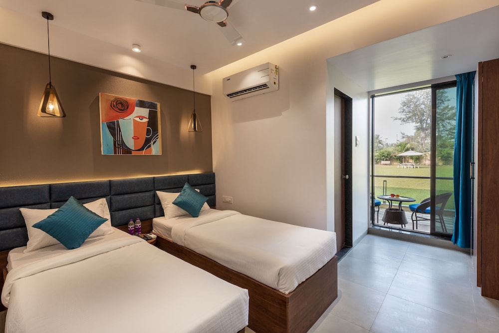 Standard Twin Room - Photo 2