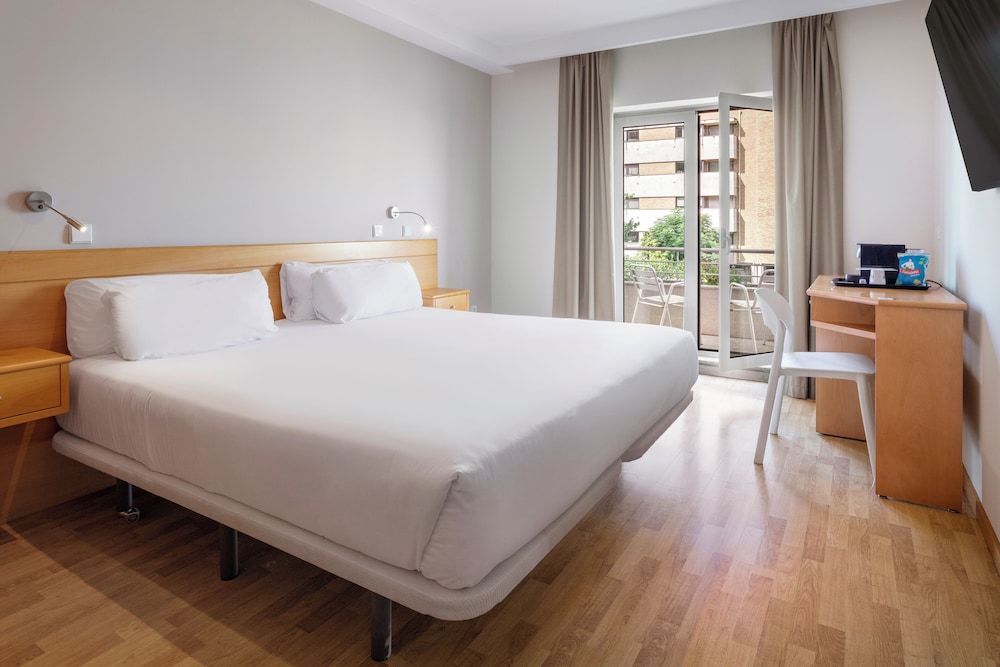 Standard Twin Room - Photo 3