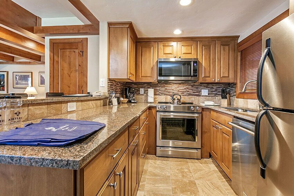 Condo, 3 Bedroom 2 Bathrooms (Platinum)