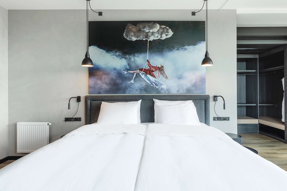 City Suite, City View