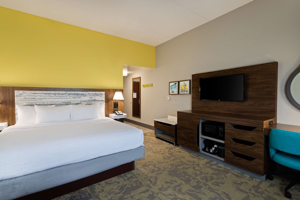 Standard room with king bed photo 1