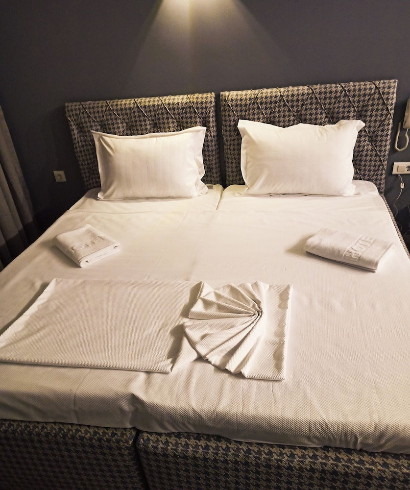 Basic Triple Room - Photo 3