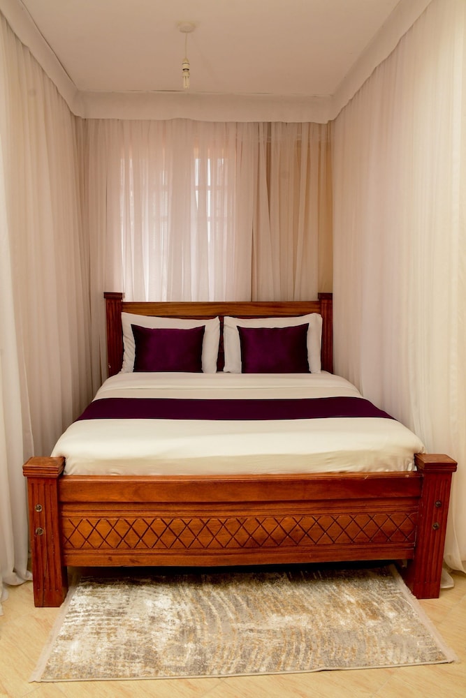 Deluxe Single Room, 1 King Bed photo 3