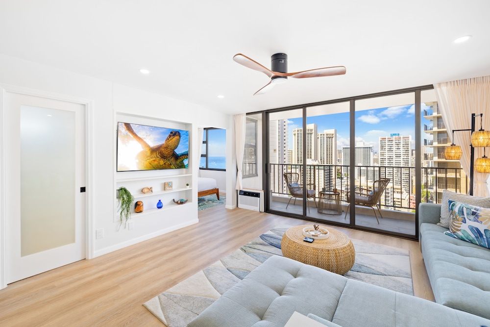 Premium Remodeled Condo with Ocean View and Parking: Premium Suite, 1 Bedroom, Air conditioning, Ocean View (0147) photo