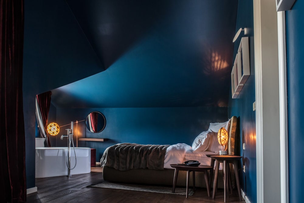 Superior Suite - Photo 5