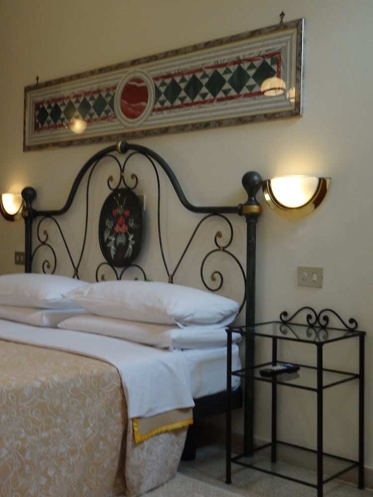 Standard Triple Room photo 2