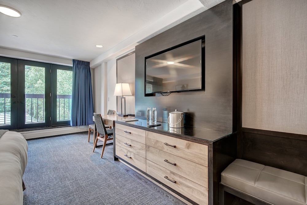 Room, 1 King Bed (Lodge) - Photo 4