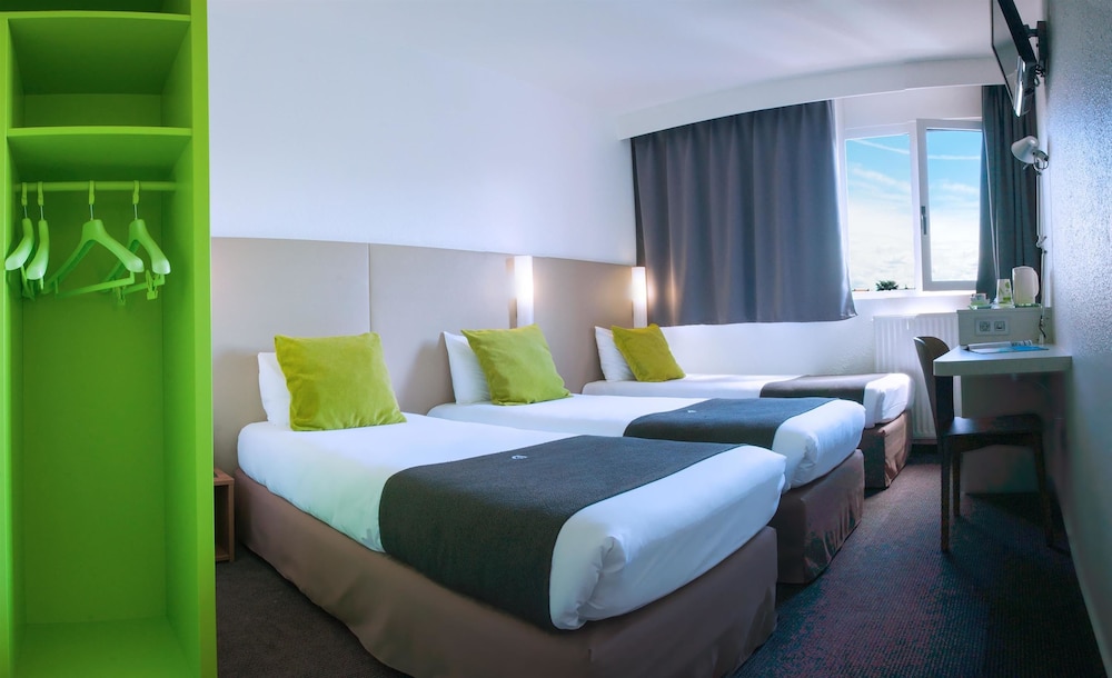 Standard Room, 3 Twin Beds - Photo 2