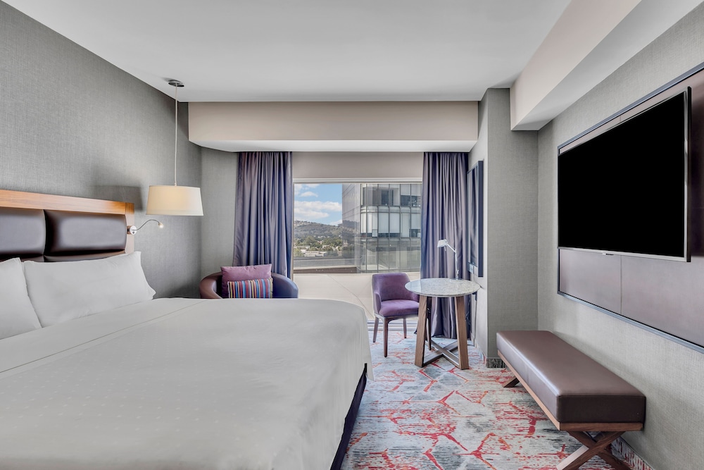 Deluxe Room, 1 King Bed