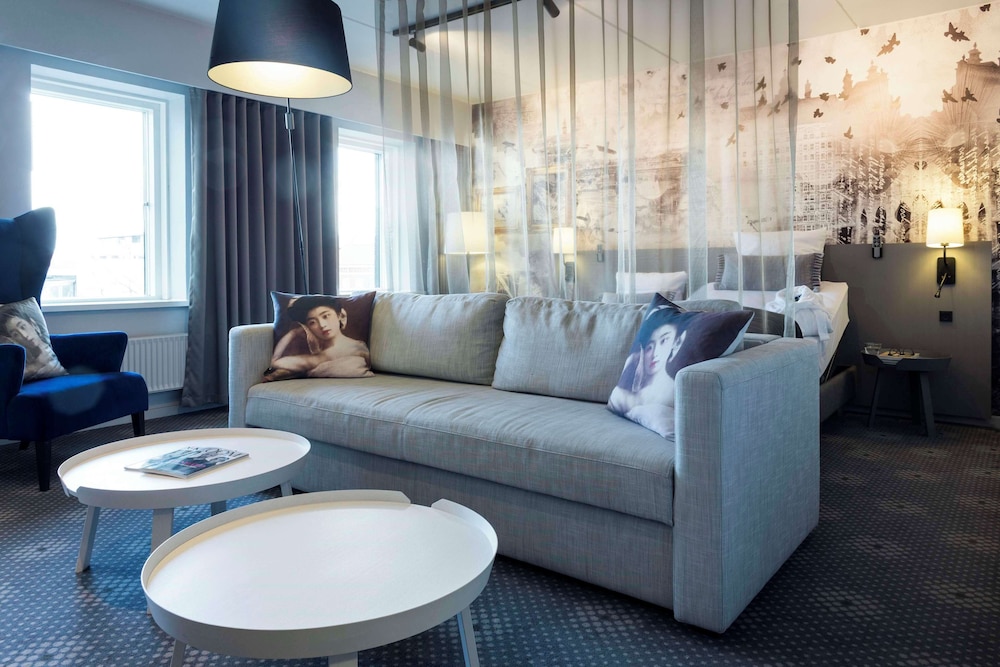 Superior Room, 1 Queen Bed - Photo 6
